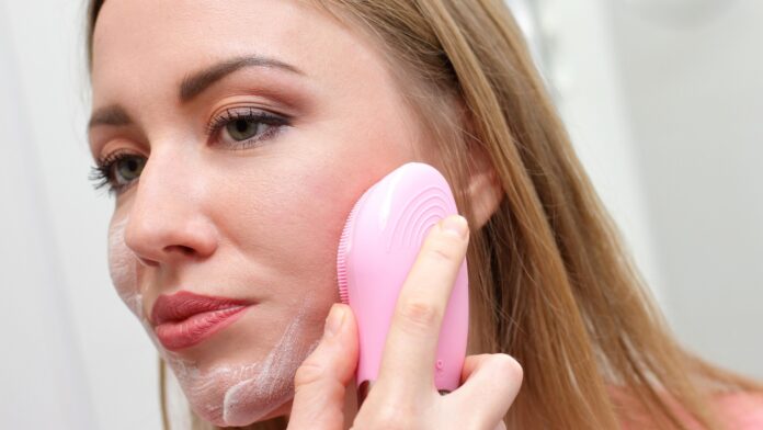 Козметика Clarins